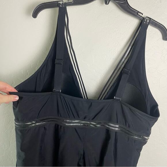 Torrid Black Wireless Elastic Inset One Piece Swimsuit 4X 12710294 - Picture 8 of 16